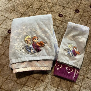 Disney's Frozen 2 Anna & Elsa Hand And Bath Towel Set Jumping Beans Blue Purple